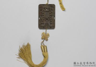 图片[2]-Carved agarwood scent pendant with two dragons and symbols of fortune and longevity, Qing dynasty (1644-1911)-China Archive